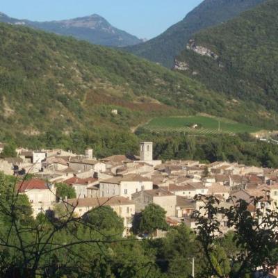 the village of SAILLANS(26340) 1.5km from house with shops and restaurants , typic and touristic.